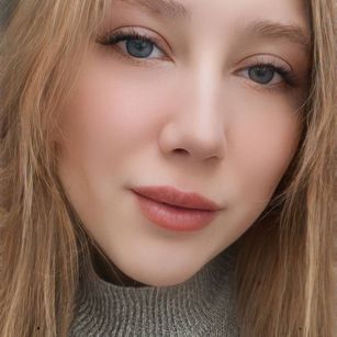 Model - Lily cam2cam