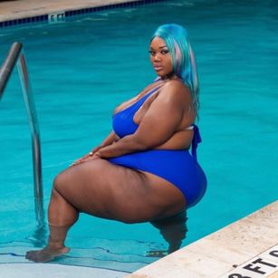 Model - Beverly Blue bigboobs