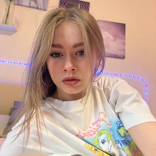 Model - amily_sunshine pretty