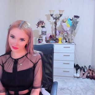 Model - Alienanna11 heels