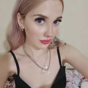 Model - Alienanna11 nails