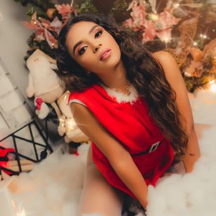 Model - MilaSsnyder playful