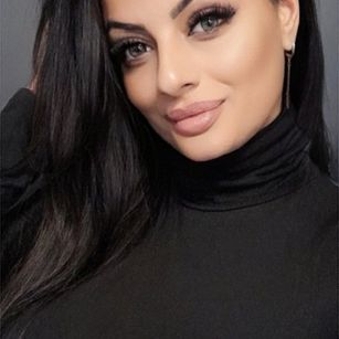 Model - Selena fetish