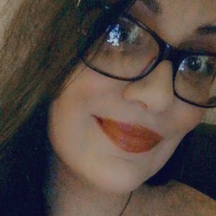 Model - Laura Autumn beautiful