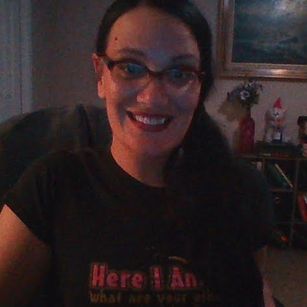 Model - Laura Autumn bigboobs