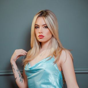 Model - Irina Leone sexy