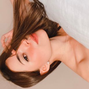 Model - Pamela latina