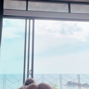 Model - Missy_matrix feet