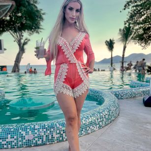 Model - Missy_matrix dildo