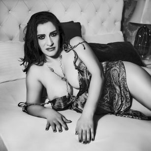 Model - AishaHazell striptease