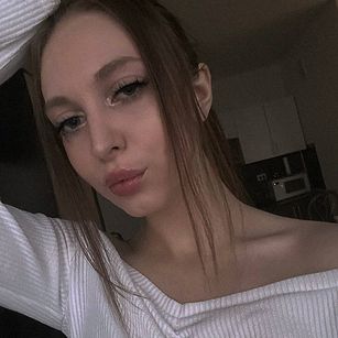 Model - say_nicole young