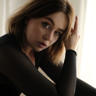 Model - Kate Blossom eyes