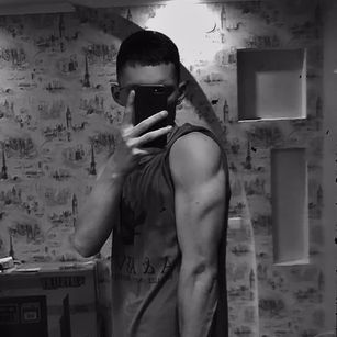 Model - Tvoyboy lovebdsm