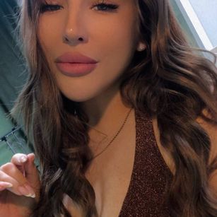 Model - Eva Mendes legs