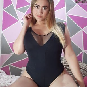 Model - HannaRoss squirt