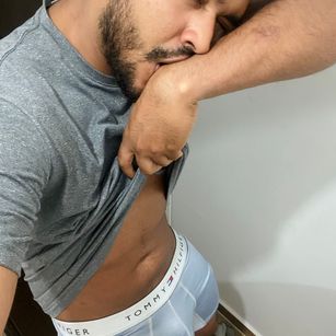 Model - Nick Brown masturbacion