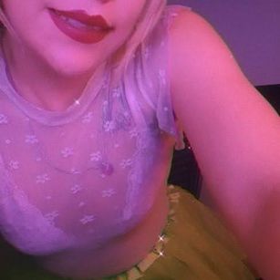 Model - Tamy Paris legs