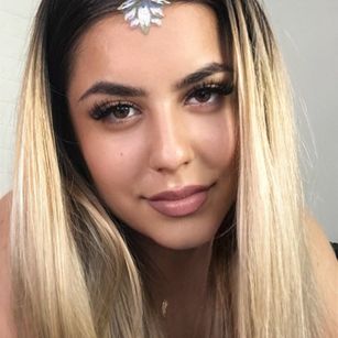 Model - Miss_Boujee pantyhose