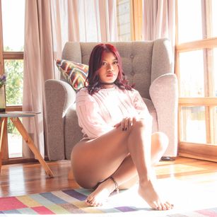 Model - JulianaMiller fingering