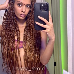 Model - Sasha Amour petite