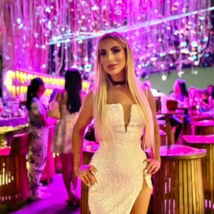 Model - Missy_matrix dildo