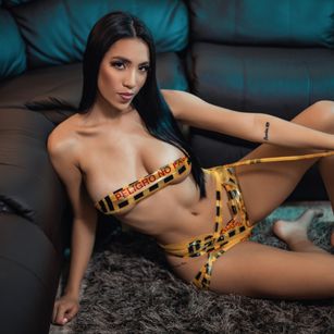 Model - KylieWhite femdom