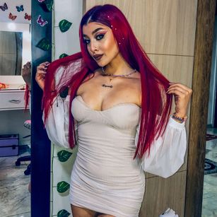 Model - MiaFoxx findom