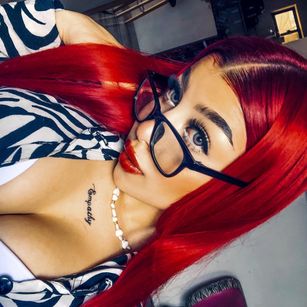 Model - MiaFoxx squirt