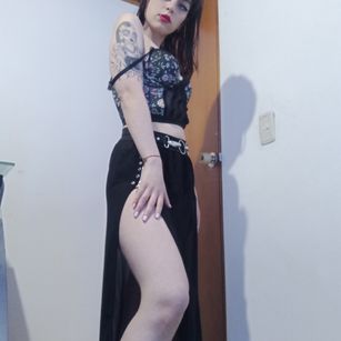 Model - Gina  skinny