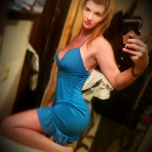 Model - Allaura Allure tits