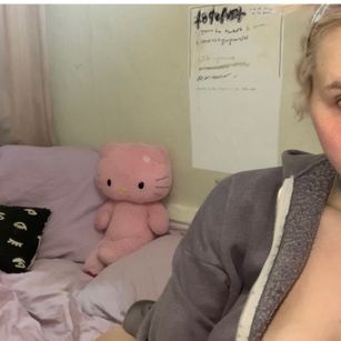 Model - mae spanking