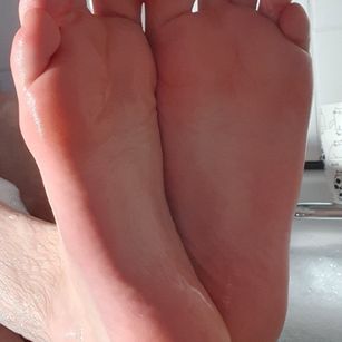 Model - dannyxscarlet emo