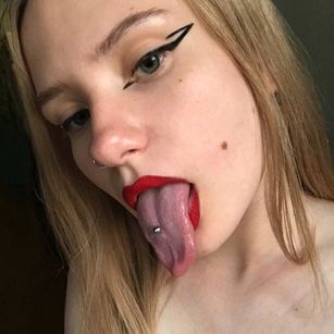 Model - Nancy findom