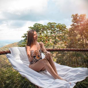 Model - Mia miller latina