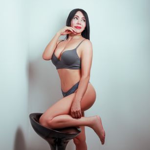 Model - Helen Hard bigboobs