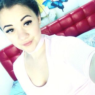 Model - SweetTorrie sexy