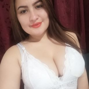 Model - Aisha23 juguetona