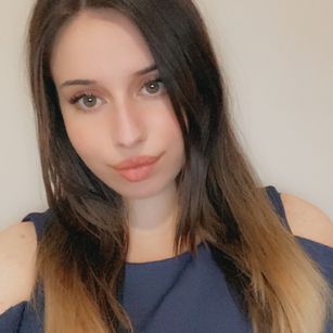 Model - Alison Fields college