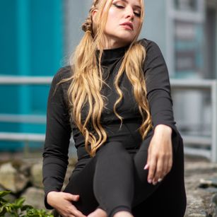 Model - Emily Sumer blowjob