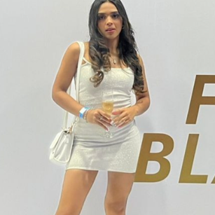 Model - MilaSsnyder shows