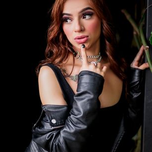 Model - AbbieRhondes deepthroat