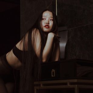 Model - JoyaJung feet