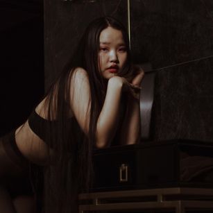 Model - JoyaJung mistress