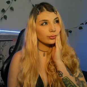 Model - Andromeda smartwoman