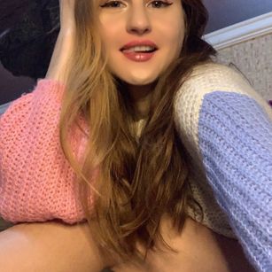 Model - Ella Loves You young