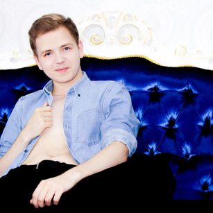 Model - Johny Smiley dildo