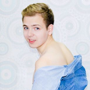 Model - Johny Smiley hairy