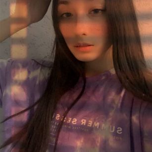 Model - Aurora striptease