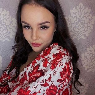 Model - Kendal pantyhose