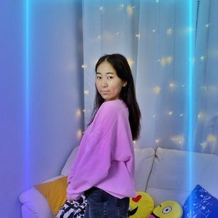 Model - Kiara Sunny footfetish